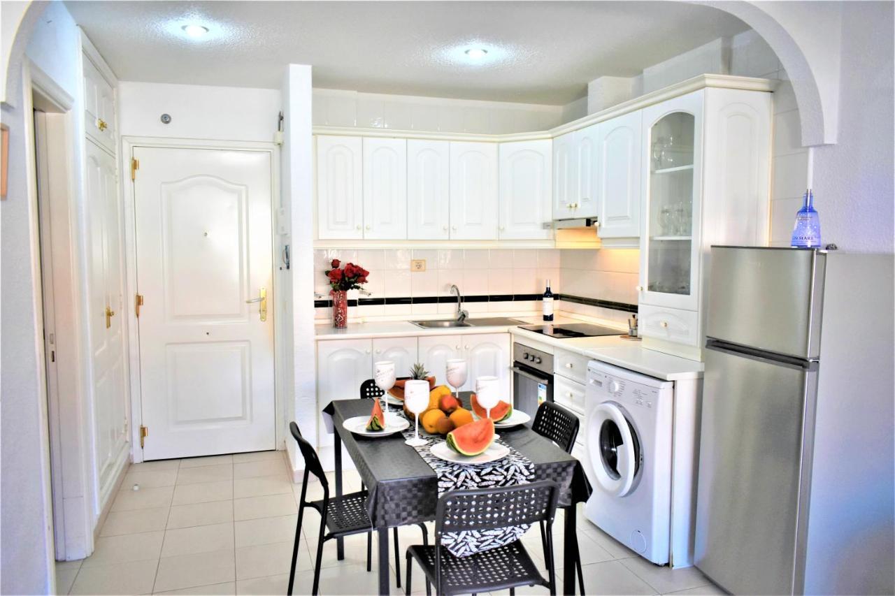 Cozy Apartment Tenerife South Wifi & Pool 코스타델실렌시오 외부 사진